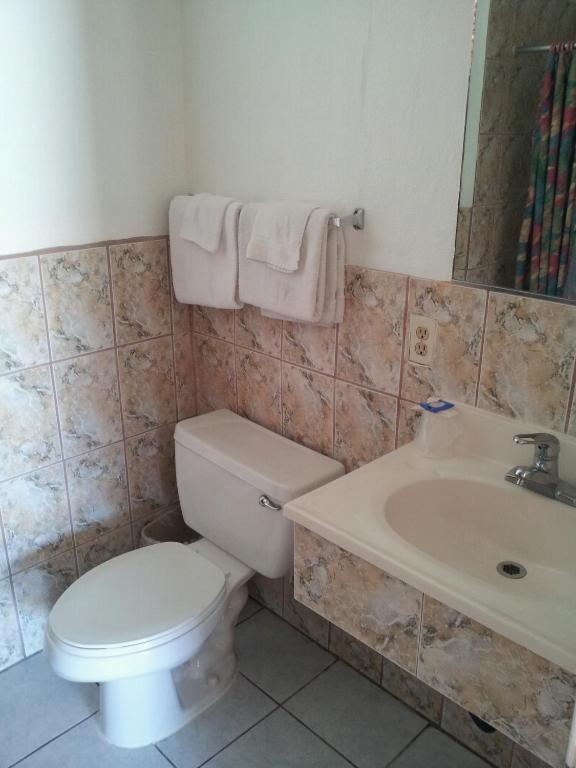 Travel Eagle Inn Motel Лонг Бийч Стая снимка